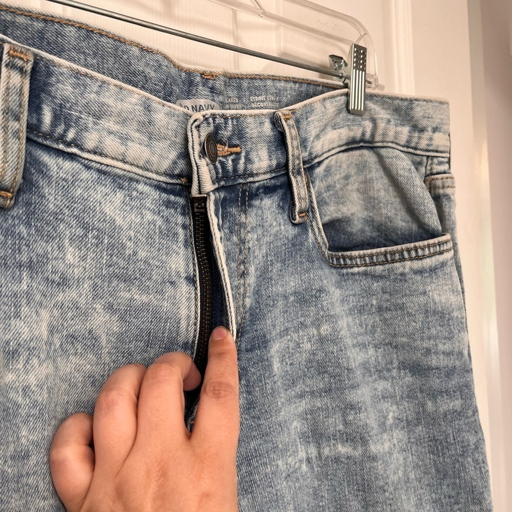 Old Navy Relaxed Slim Taper Jeans 34 Bright Acid Wash - Picture 6 of 12